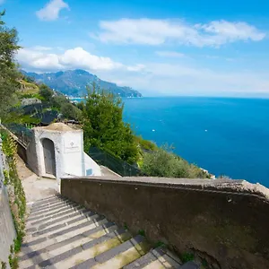 villa-orleans.hotels-amalfi.com/